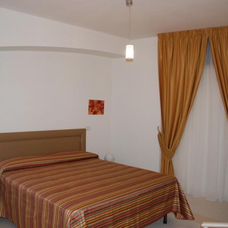 Albergo Le Dodici Lune Montecorvino Rovella 部屋 写真